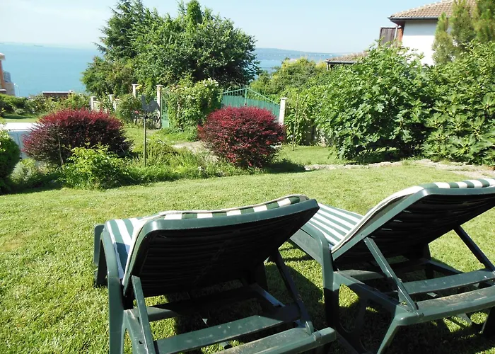 St.Nikola Holiday Home